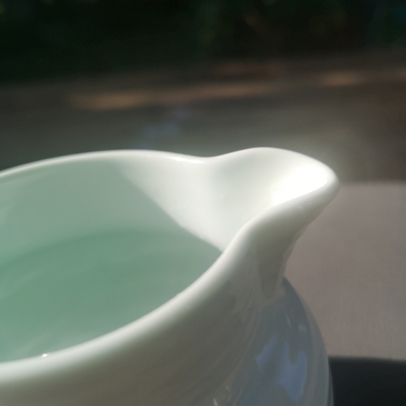 Portmeirion Sophie Conran Celadon/Green 10 oz. Cream Jug/Small Creamer Pitcher - Picture 3 of 8